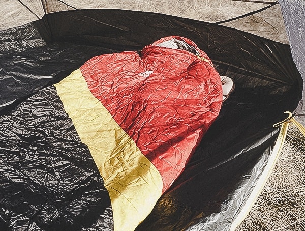 Outdoor Review Sierra Designs Nitro 800 20 Degree Sleeping Bags In Tent