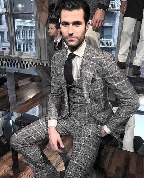 Outfits For Men With Grey Suits