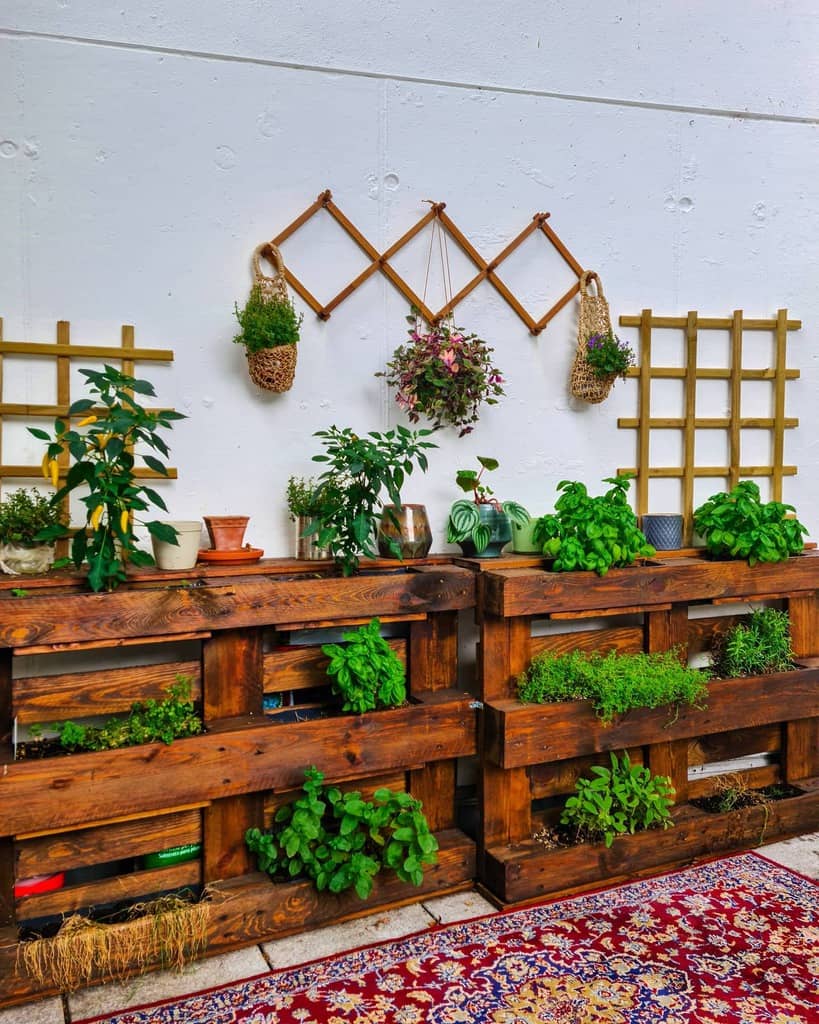 wood pallet herb garden