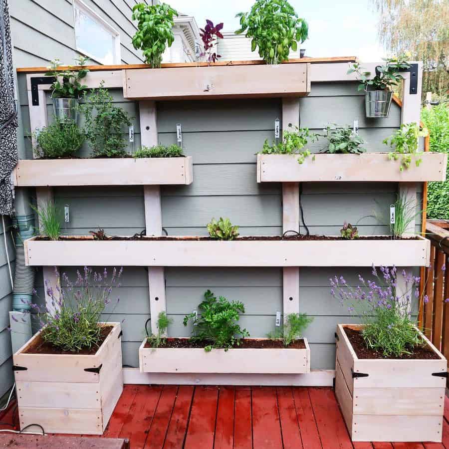 pallet vertical garden