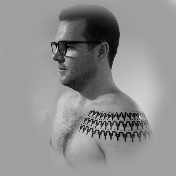 Pattern Collar Bone Tattoos For Gentlemen