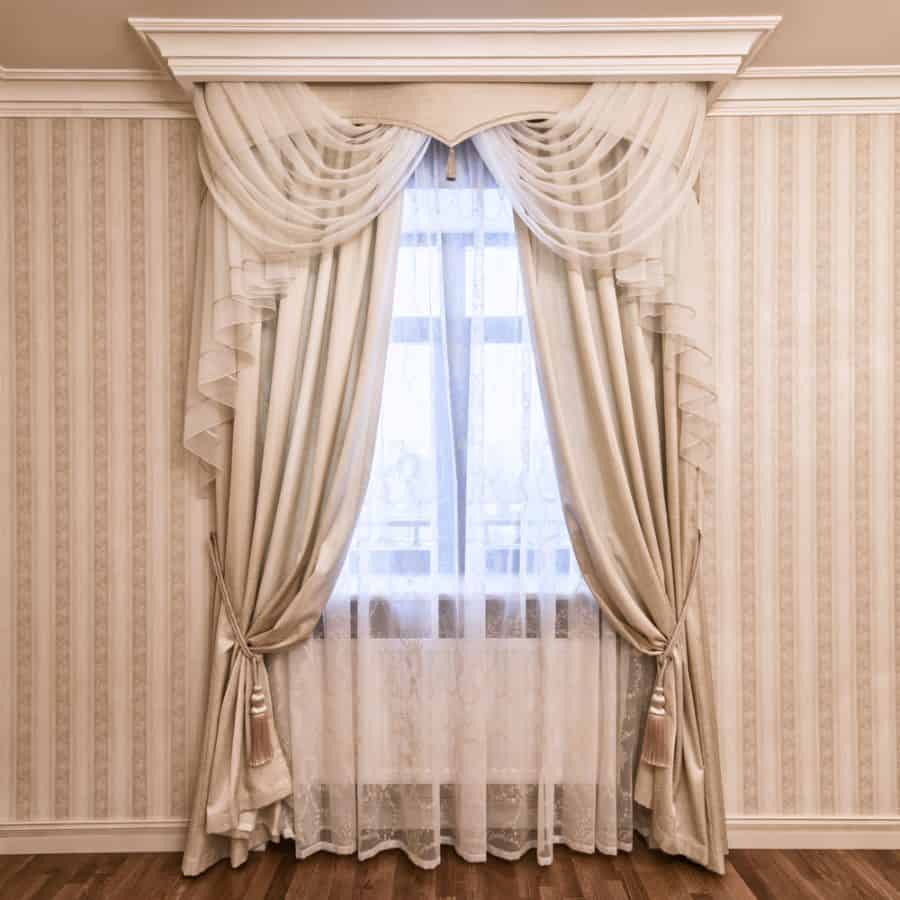 elaborate curtain design 