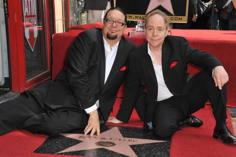 Penn,&,Teller,On,Hollywood,Boulevard,Where,They,Were,Honored