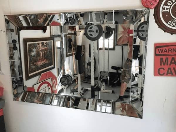 people-selling-mirrors-16a