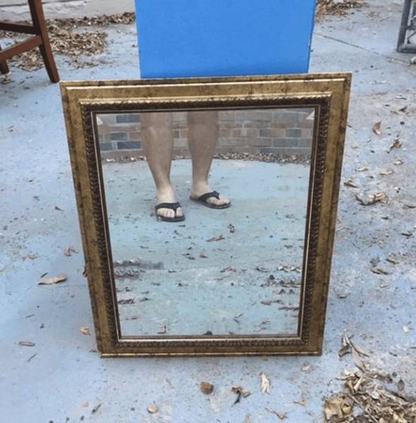 people-selling-mirrors-17