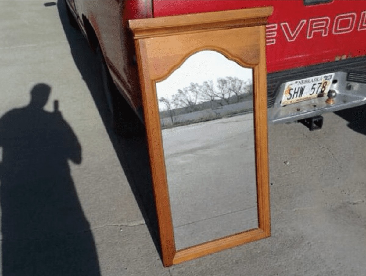 people-selling-mirrors-6