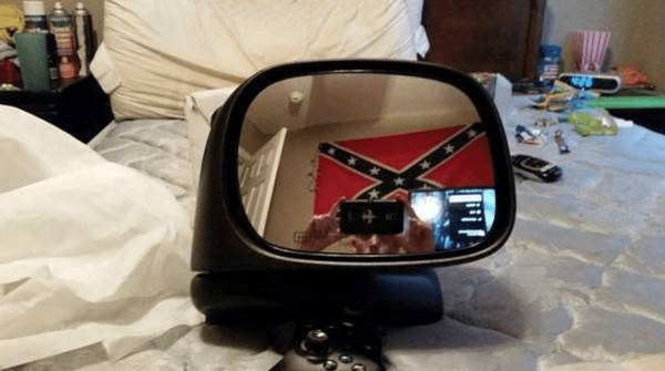 people-selling-mirrors-7