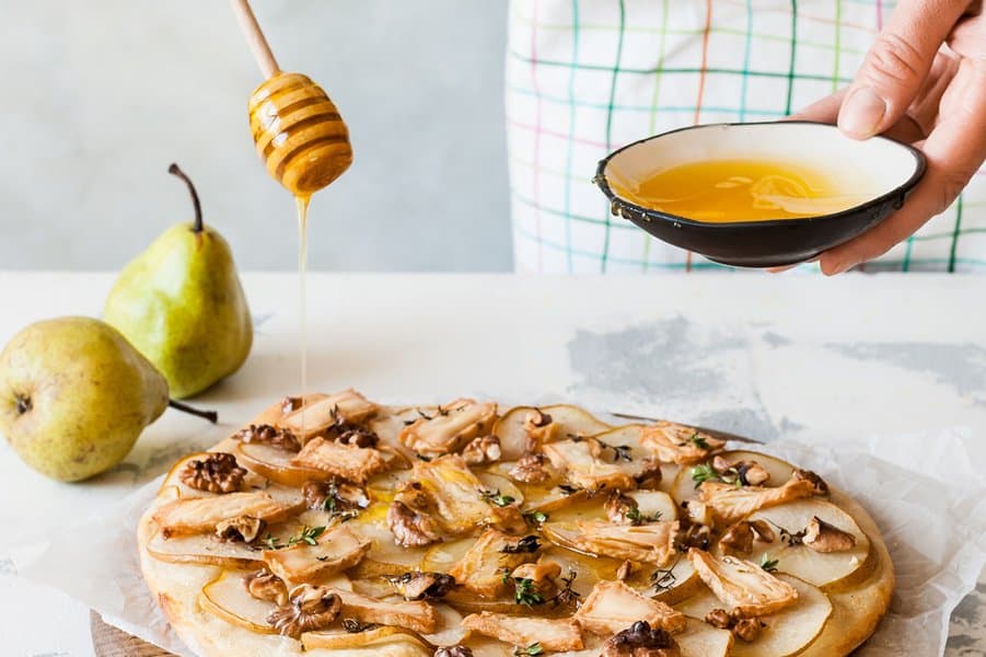 pizza with honey
