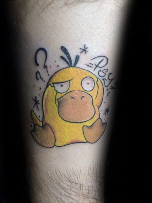 Cute Psyduck tattoo with a puzzled face, surrounded by stars, question marks, and the word “Psy?” on a man’s leg.