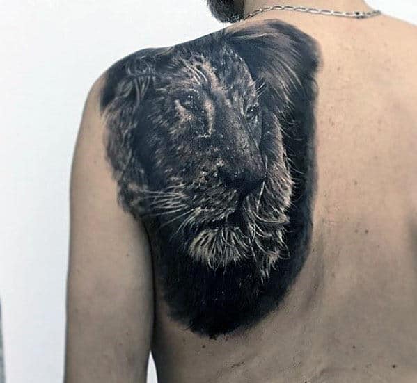 Realistic Guys Back Shoulder Lion Tattoo Inspiration