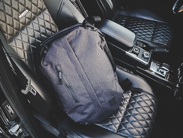 Review Chrome Industries Summoner Backpack On Diamond Quilted Stiched Seats