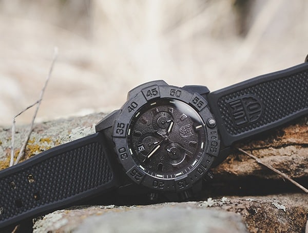Review Close Up Luminox Navy Seal Chronograph Mens Watch Outdoors
