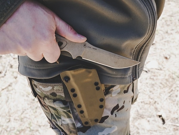 Review Flat Dark Earth Spartan Blades Formido Knife