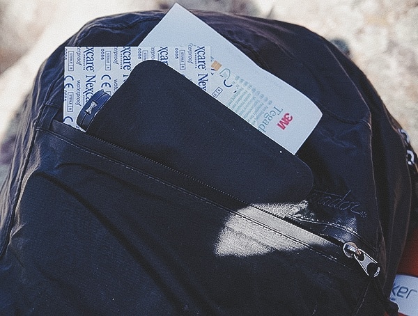 Review Matador Freefly16 Front Zipper Pocket