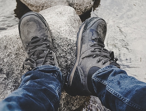 Review Mens Bogs Foundation Mid Leather Composite Toe Boots