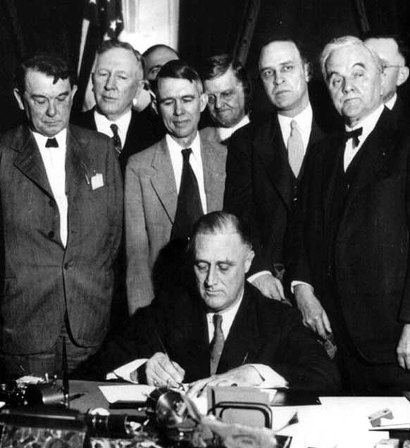 Roosevelt With Gentlemen 1930s Male Hairstyles