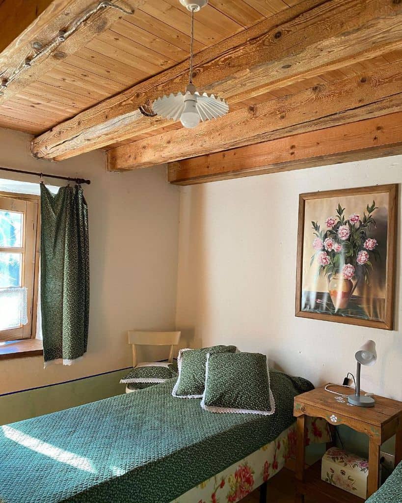 single rustic bedroom