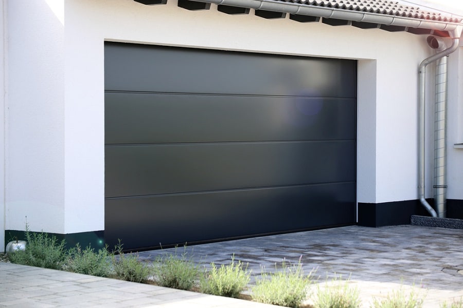 steel-insulated sectional doors 