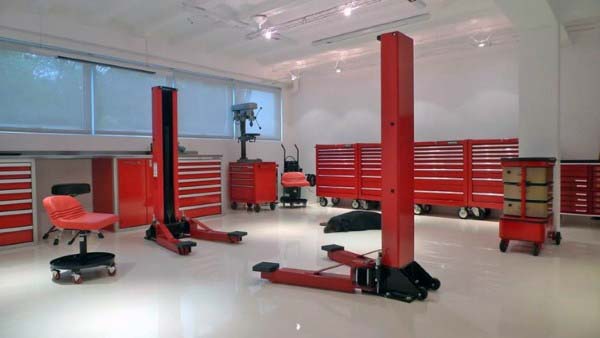 Sealed White Garage Flooring Ideas