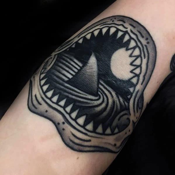 Shark Fin In Ocean Water With Jaw Mens Old School Small Forearm Tattoos