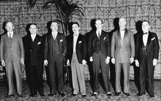 Sharp Mens 1920s Fashion