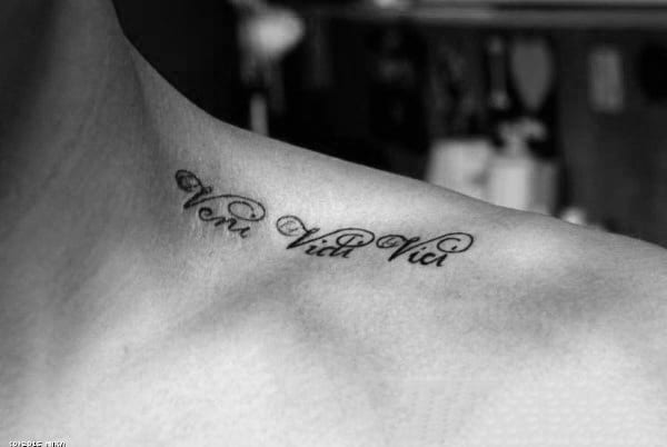 Shoulder Veni Vidi Vici Lettering Tattoo On Man