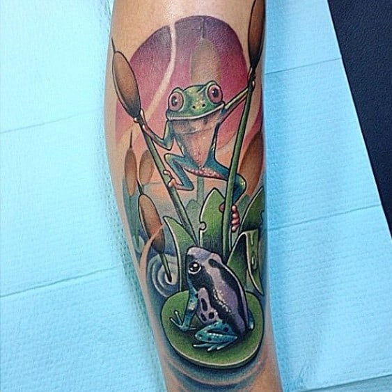 Side Of Leg Incredible Tree Frog Tattoos For Men