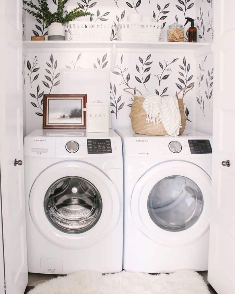leaf wallpaper laundry room 