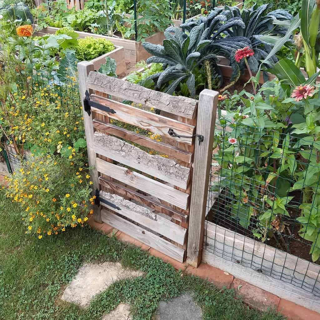 simple and small wood garden gate wood planter boxes