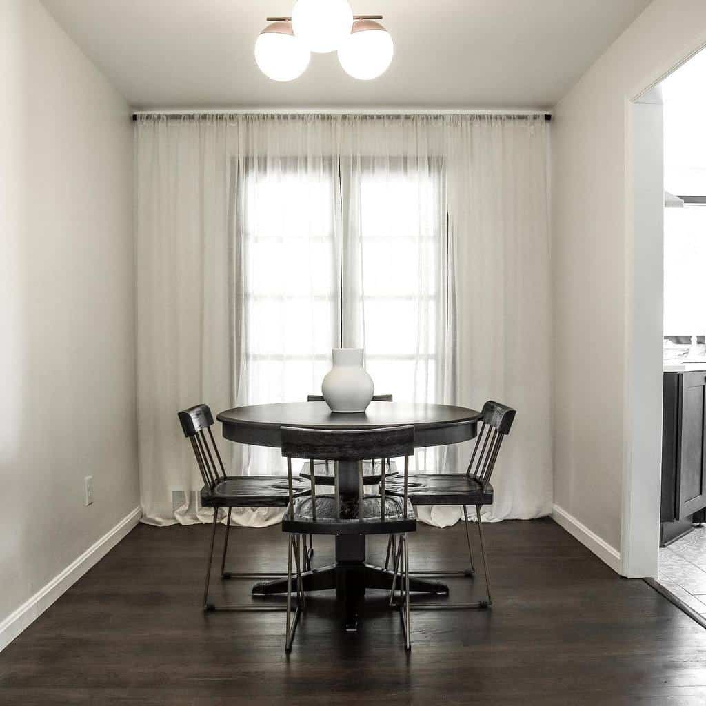 simple small dining room