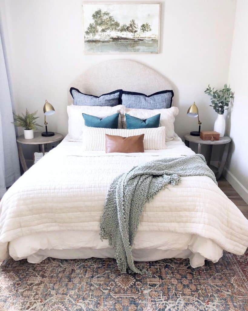 simple spare bedroom 