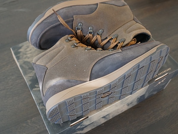 Skid Resistant Tread Rubber Non Marking Chacogrip Outsole Mens Chaco Teton Boots