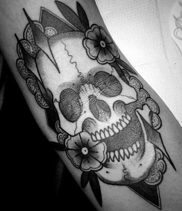 Skull With Rose Flowers Guys Ditch Tattoos Ideas