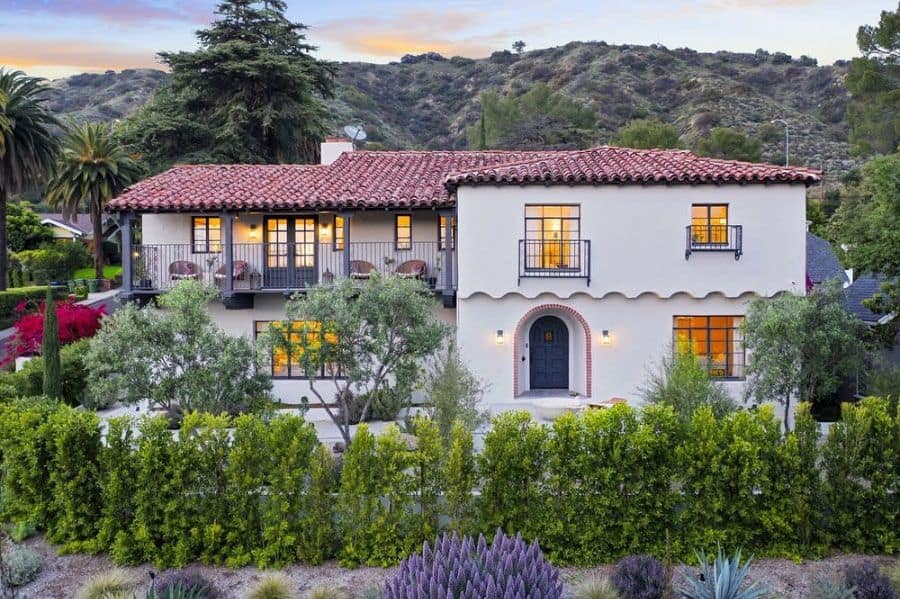 spanish-style exterior with large garden