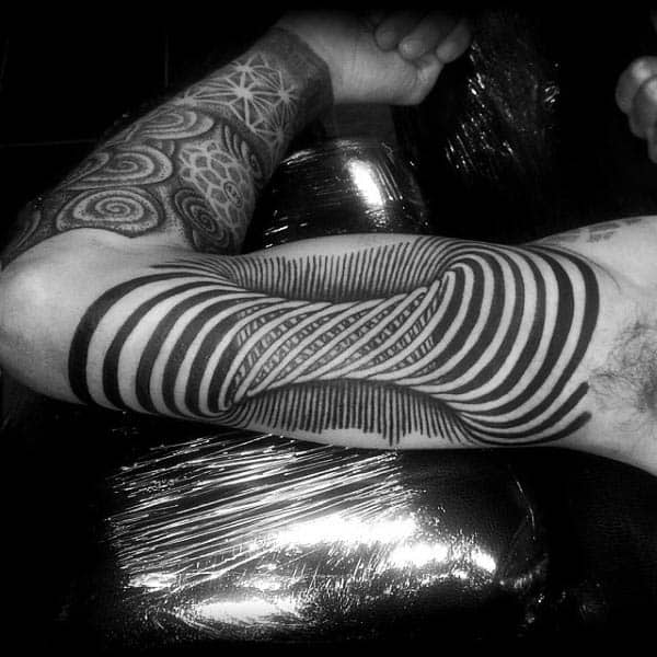 Spiral Bicep Optical Illusion Design Tattoo On Man