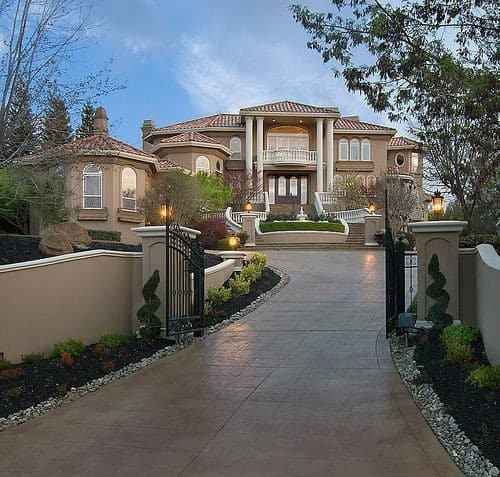 freeform concrete driveway