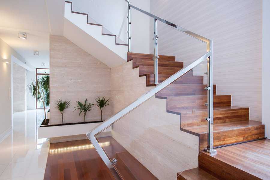 glass stair railing