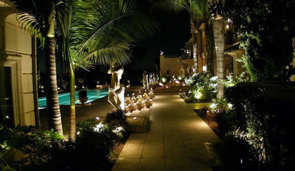 solar landscape lighting