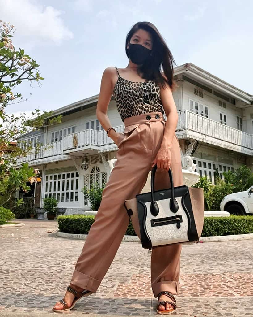 Stylish Facemask Outfit