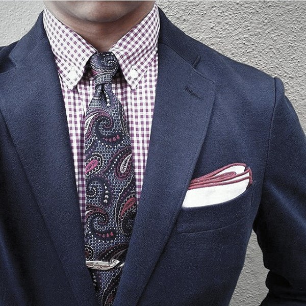 Stylish Male Navy Blue Suit Fashion Ideas With Paisley Tie