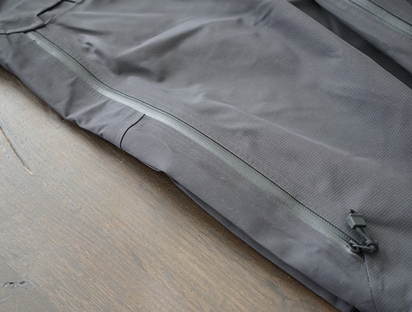 The North Face Fuse Brigandine Mens Skiing Bib Side Opening Closed