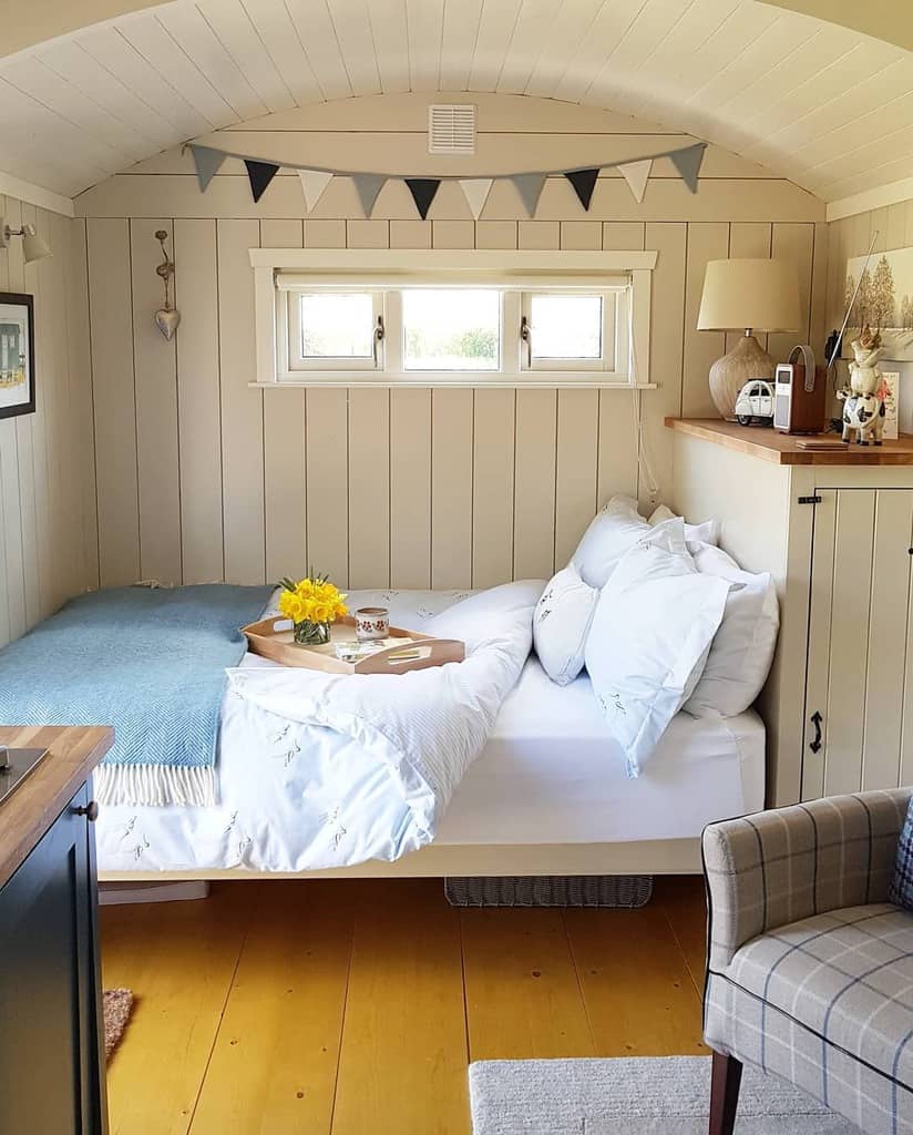 tiny house she shed with bed 