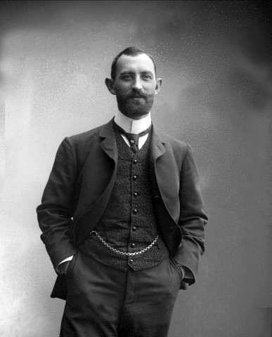 Traditional Old School Gentlemens Hairstyles