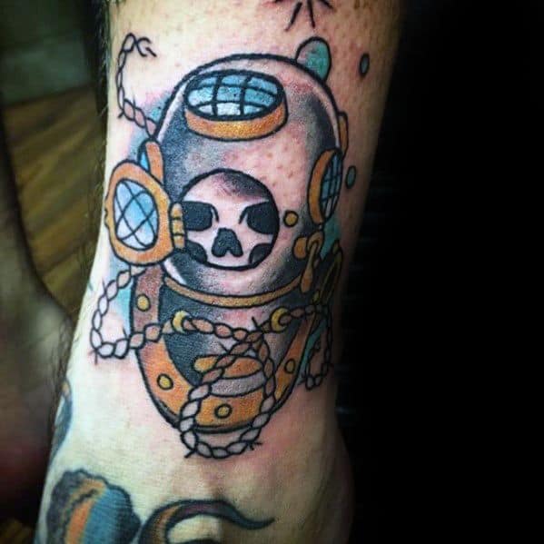 Traditional Old School Leg Skull In Diving Helmet Male Tattoo Designs