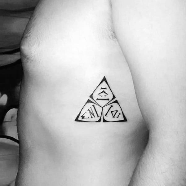 Triangle Veni Vidi Vici Language Rib Cage Tattoo For Men