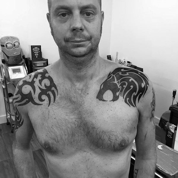 Tribal Lion Tattoos For Guys On Shoulders