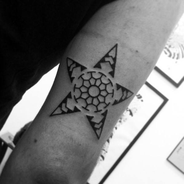 Tribal Simple Star Pattern Mens Tricep Tattoo