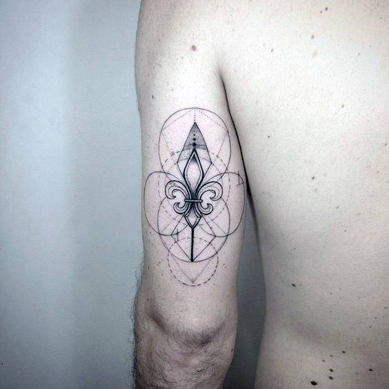 Tricep Fleur De Lis Geometric Tattoos For Men