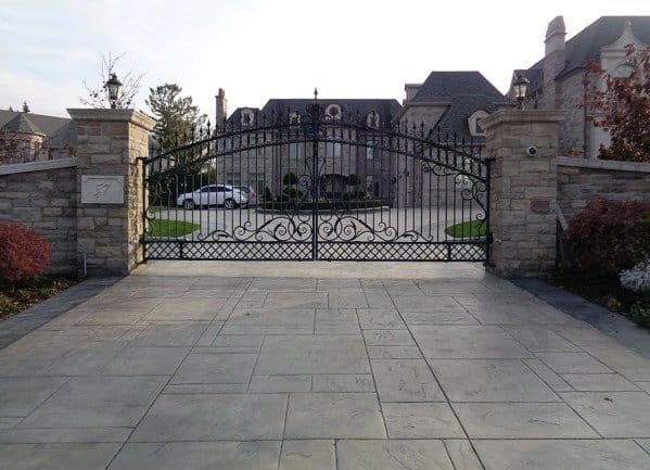 interlocking concrete pavers