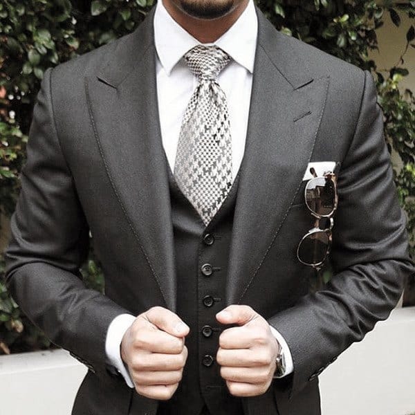 Unique Guys Black Suit Style Ideas With Cool Pattern Tie